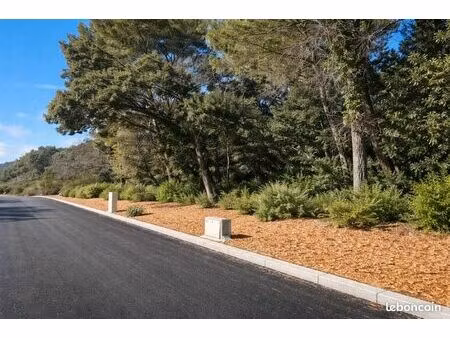 terrain 615 m² puget ville