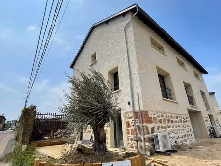 a louer ce magnifique duplex au coeur de grezieu