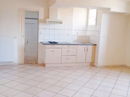 appartement t2 de 45 m2 situé à pamiers  dans un quartier ca