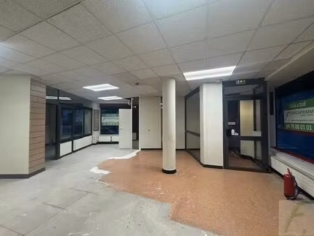 vente commerce chambery 73000 110m²