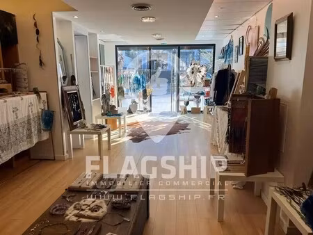 location commerce suresnes 92150 110m²