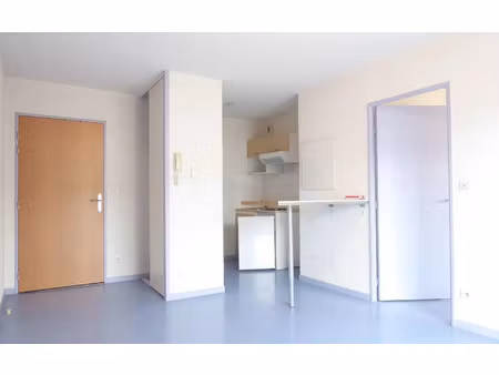location appartement  m² t-2 à limoges  445 €