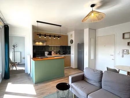 centre – t3 meublé 52 m² – grand balcon