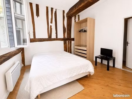 t2 idéalement situé quartier beauvoisine