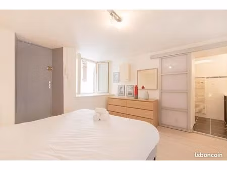 location f2 proximité place st epvre 