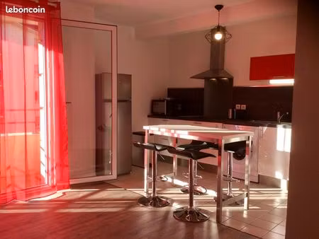 34m2 - balcon - palais de justice