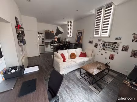 appartement 2 pièces (40 m²) etat neuf avec grande cour privative – chars (95)