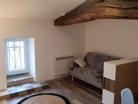 magnifique t2 meublé de 28 m² en plein centre de rions