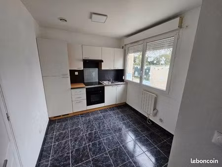 maison t2 en duplex avec grande terrasse