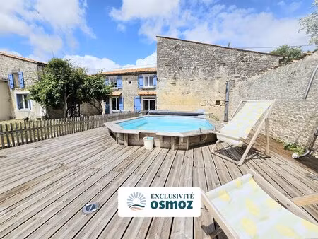 charentaise familiale avec piscine et garage !