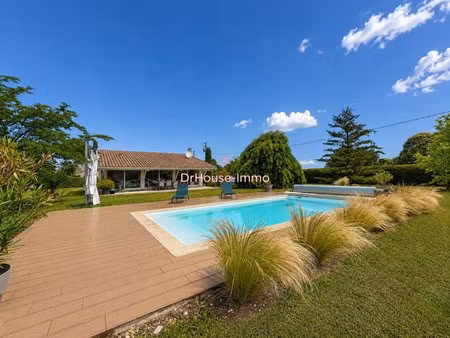 une maison qui ne ressemble à aucune autre : architecture  lumière et sérénité à 15...