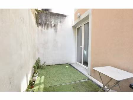 appartement lyon 8 19 m² t-2 à vendre  115 000 €