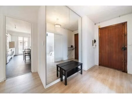 appartement 3 pièces de 75 m² situé à nice centre