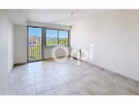 location appartement  m² t-3 à brive-la-gaillarde  800 €