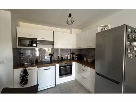 location appartement  45.4 m² t-2 à frontignan  720 €