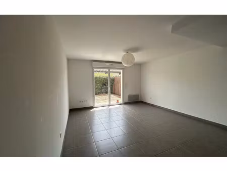 location appartement  m² t-3 à gujan-mestras  940 €