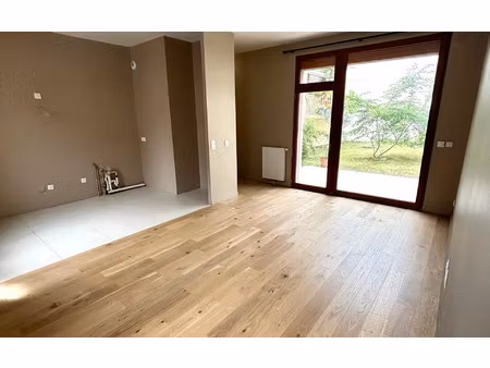 location appartement  91.23 m² t-4 à pantin  1 630 €