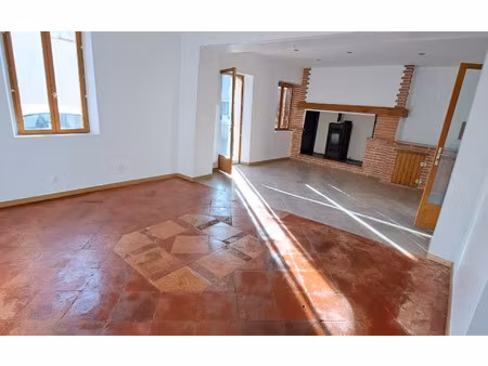 location maison  91.29 m² t-4 à saint-porquier  815 €