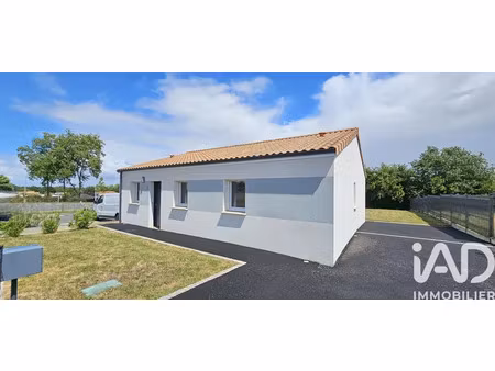maison à essarts-en-bocage (85140)