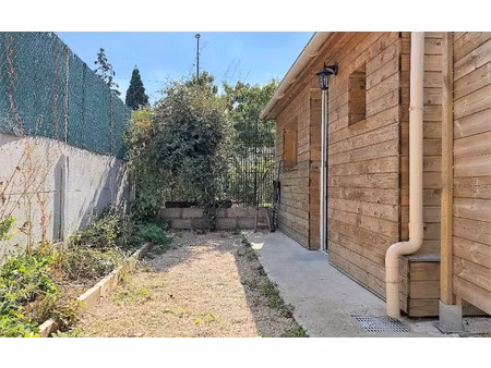 location appartement  m² t-1 à colombes  750 €