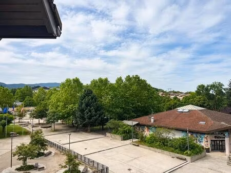 t1 - 32.74m ²