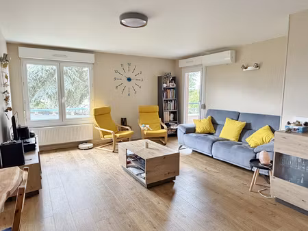 beau t4 de 88 m2 en plein centre et au calme avec 3 chambres