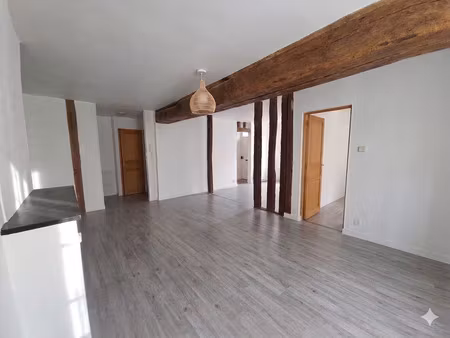 fontainebleau grand 2p en centre ville dans immeuble ancien
