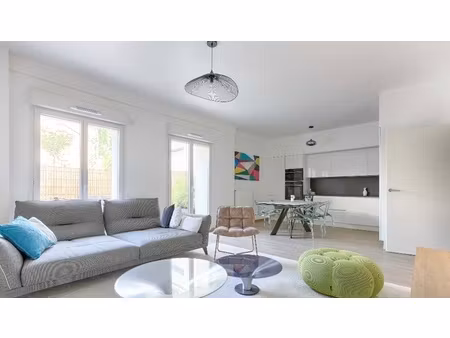 appartement 3 pieces avec terrasse et parking