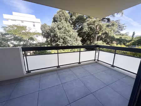 saint tronc  superbe t3 avec terrasse et garage