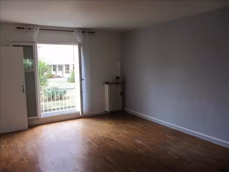 appartement - rdc haut - 60 m2 - 3 pièces - vide