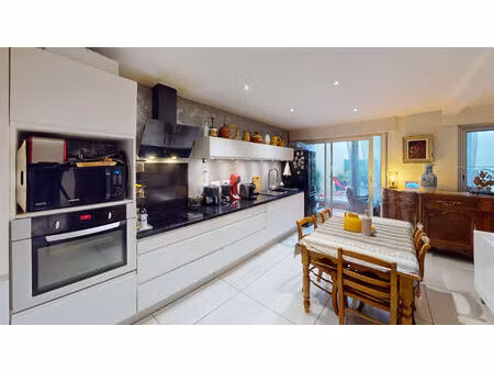 appartement t3 de 87m² en rez-de-jardin avec parking et cellier
