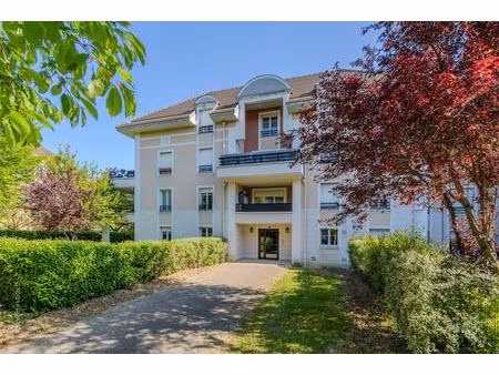à 5 minutes à pied de la gare rer e d’émerainville – appartement 2 pièces avec grande logg