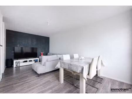 t2 - 48m² - dernier étage avec ascenseur - sart babylone