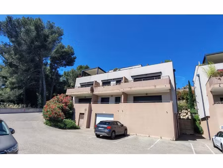 location appartement  m² t-3 à villeneuve-lès-avignon  866 €