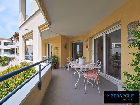 appartement de plus de 110 m2-3 chambres-terrasse-garage