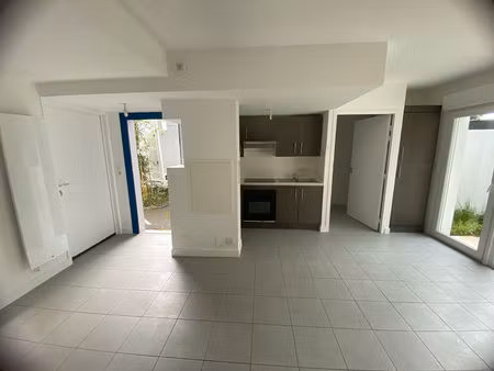 maison a vendre angoulins 2 chambres   garage   jardin