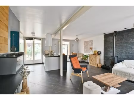 maison familiale 5 pièces 112m² avec véranda chauffée  dépendance et garage 25m² - quartie