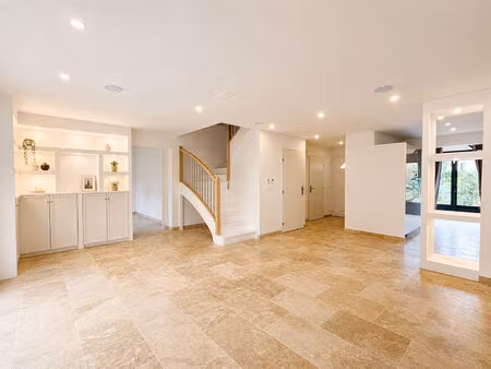 location maison 5 pièces  115.75m²  étrembières