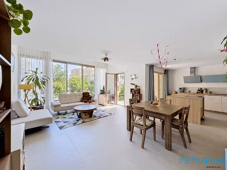 maison contemporaine d'environ 117m²
