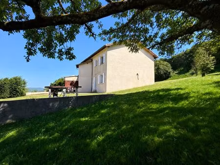 maison aux beaux volumes / vue