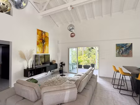 logement meublé 3 chambres avec piscine privative  à 9 min d
