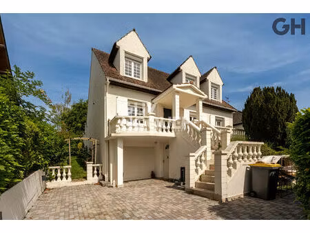 charmante maison avec sous-sol de 6 pieces ( environ 196 m²) à saintry-sur-seine