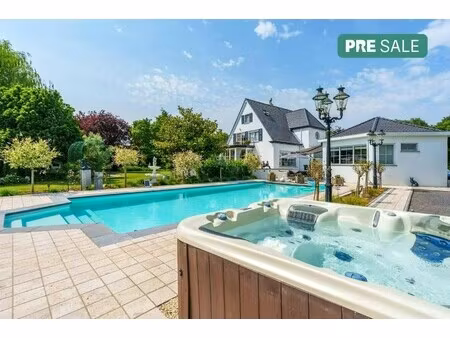 instapklare villa  bijgebouw (145 m²) op 2.890 m² te ledegem