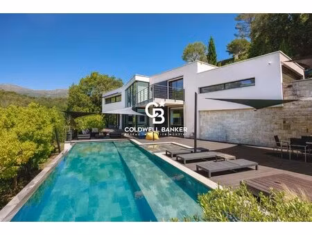 villa d'architecte dans le domaine privé le plus prestigieux de saint-paul-de-vence.