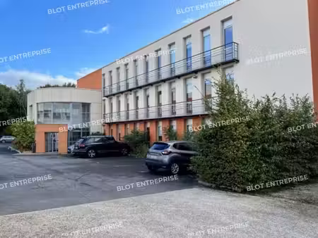 vente bureaux melesse 35520 1762m²