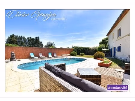 élégante bastide avec double habitation au calme  piscine et jardin paysager