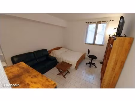 particulier loue studio centre historique