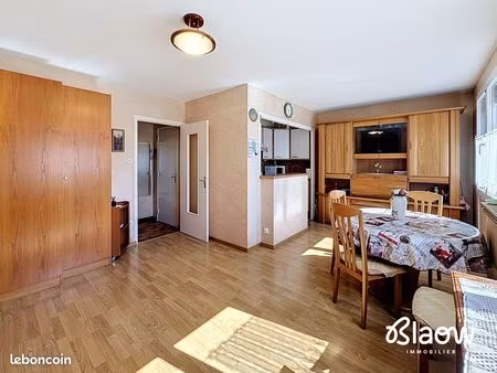 studio 1 pièce 30 m²