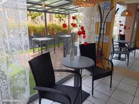 restaurant entièrement équipé à reprendre