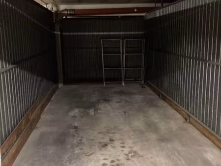 rare à la vente : a vendre garage fermé résidence allée des pins marseille 9ème